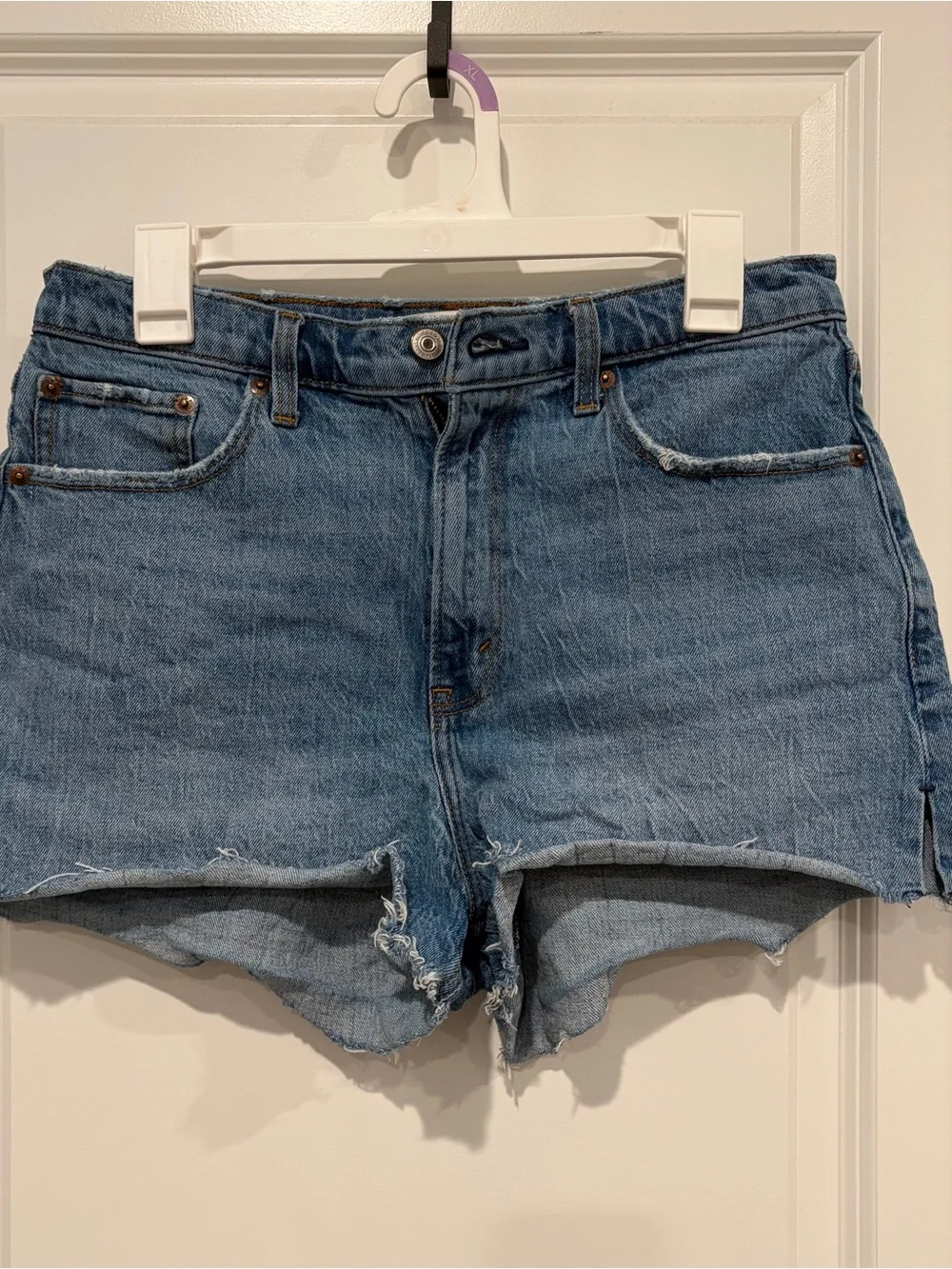 Abercrombie & Fitch The High Rise Mom Short